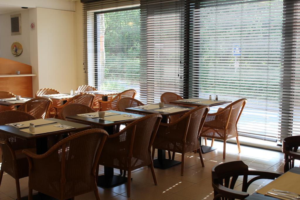Hobbit Hotel Brussels Airport Завентем Экстерьер фото