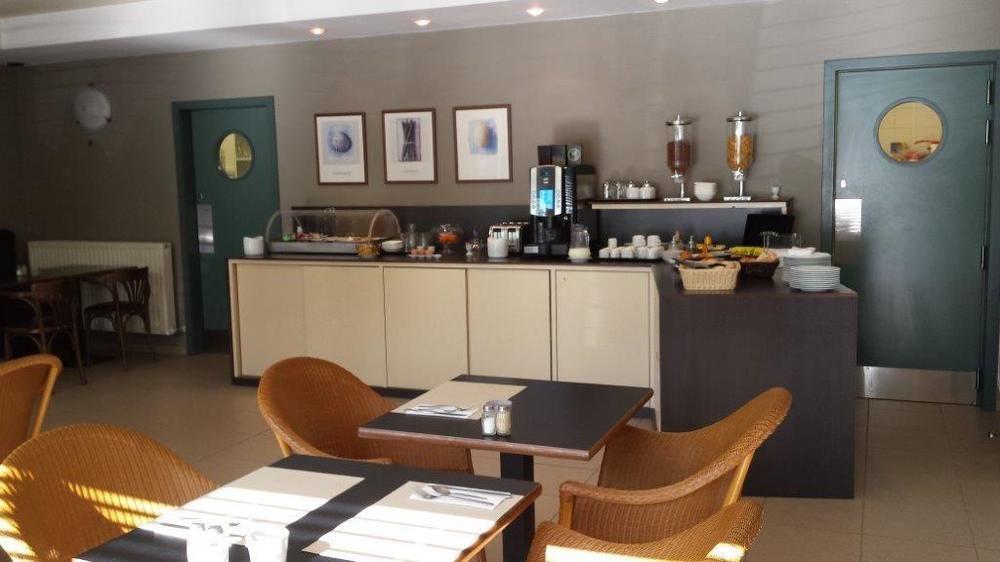 Hobbit Hotel Brussels Airport Завентем Экстерьер фото