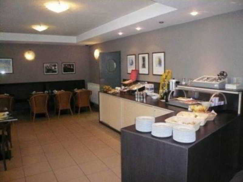 Hobbit Hotel Brussels Airport Завентем Экстерьер фото