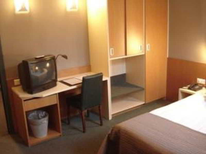 Hobbit Hotel Brussels Airport Завентем Экстерьер фото