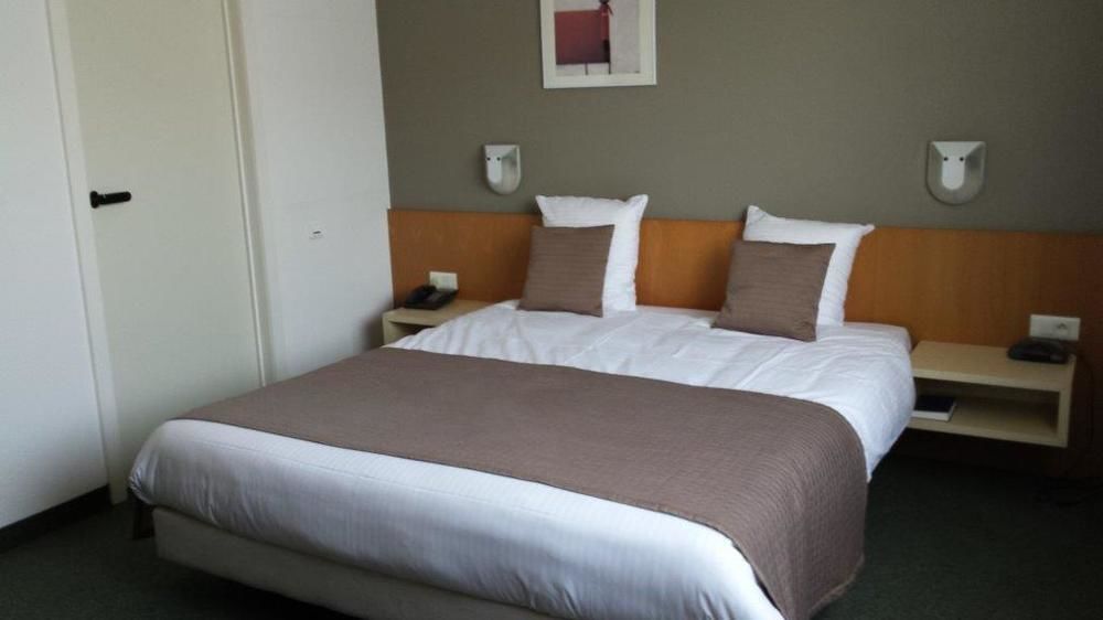 Hobbit Hotel Brussels Airport Завентем Экстерьер фото