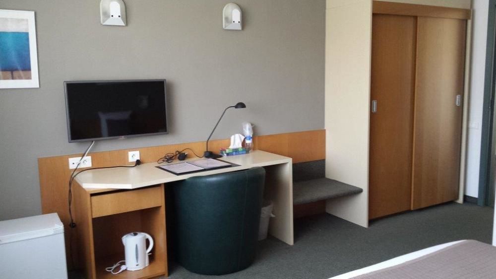 Hobbit Hotel Brussels Airport Завентем Экстерьер фото